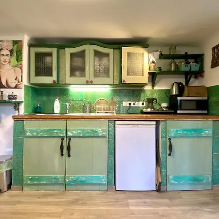 Holiday home Bohemian Eco Retreat *