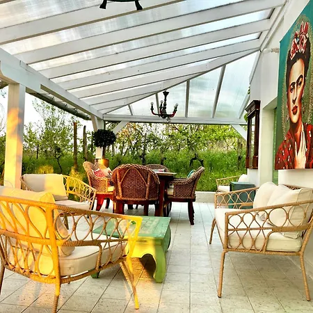 Holiday home Bohemian Eco Retreat Kisapati